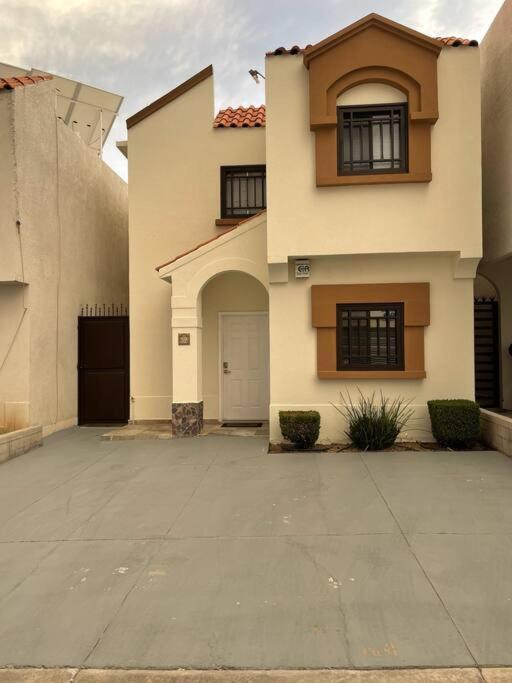 Casa Eliseos, A 5 Minutos De La Linea Fronteriza Villa Nogales  Exteriör bild